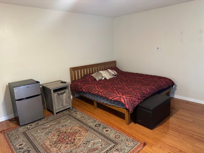 Furnished Spacious Room For Rent Main Photo
