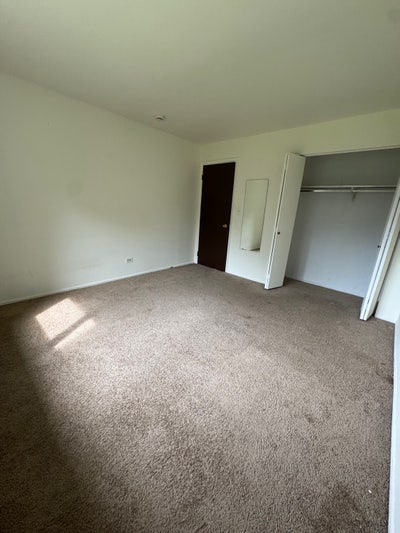 Room in northbrook  Main Photo