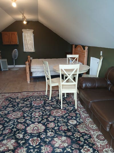 Studio Apartment Above garage Main Photo