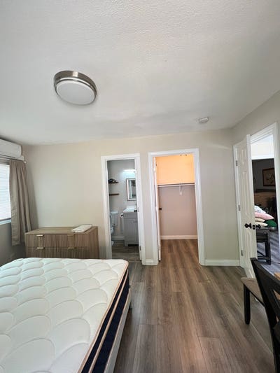Quiet room for rent Main Photo