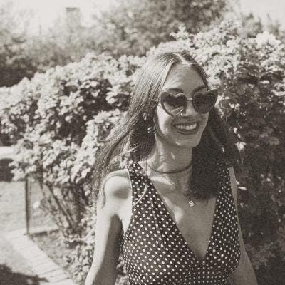25 y/o female in need of room in Chicago  Main Photo