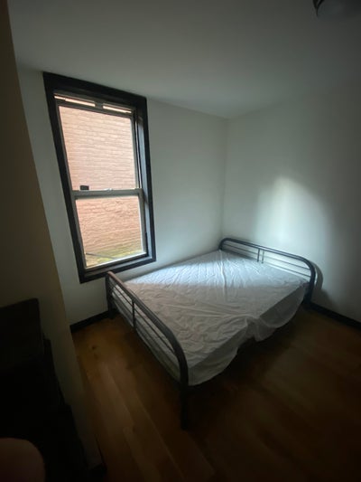 Open room in chill queer artist house!  Main Photo