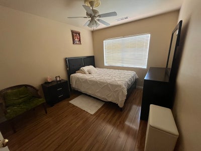 Beautiful room in gorgeous Silverado Ranch Main Photo