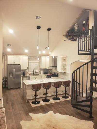 Big Master Bed, Walking Closet and Private Bath Main Photo