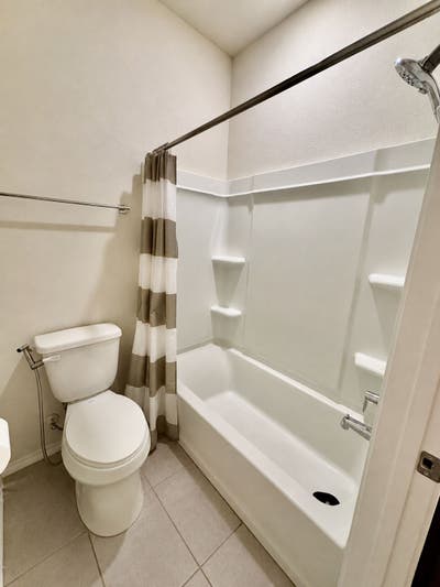 Private Room and Bath for Rent near Med Center Main Photo