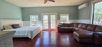 400sqft master, private entrance,free eggs! Main Photo