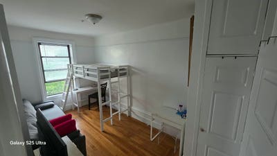 1 Bedroom + 1 Bathroom in Apartment Main Photo