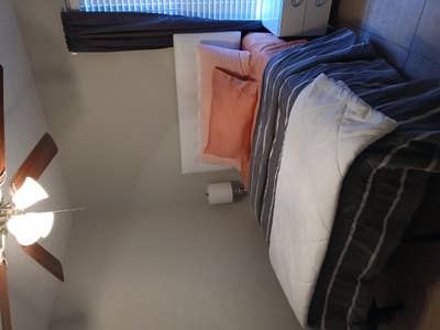Spare room in a smart and clean house  Main Photo