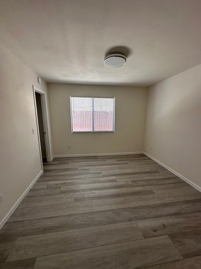 Room available for rent! Main Photo
