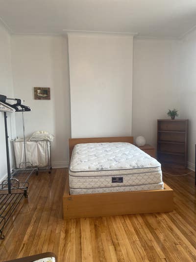 Large Furniture Room 18X14 ( $1400.00 Main Photo