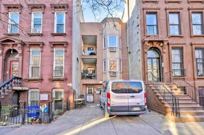 Bright & Airy Brooklyn Home | Comfortable city liv Main Photo