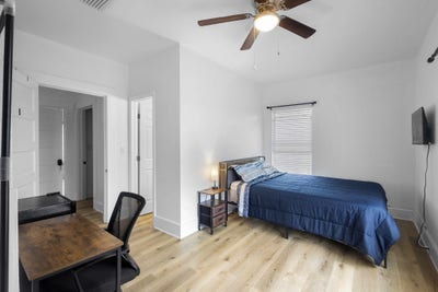 Affordable rooms for rent in a spacious Lakeland h Main Photo