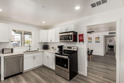 *Just Launched!* Perfect Phoenix Location, Fully F Main Photo