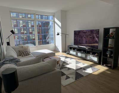 Long Island City Private Room Main Photo