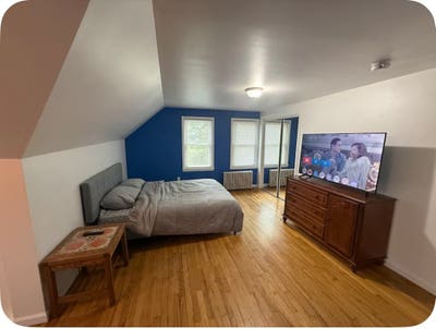 Large Queen Room | TV + Workspace + Mini_fridge  Main Photo