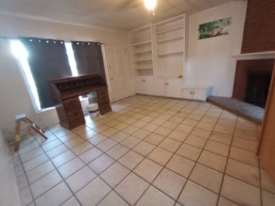 Extraordinary hug room with own entranceinclude u Main Photo