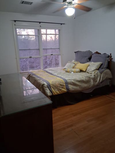 Lake View Luxury Bedroom with Shared Bathroom Main Photo