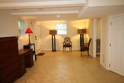 Basement Apartment_Northlake areanear Mall_$395 pe Main Photo