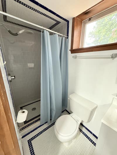 Private Basement In Law Suite in Group House Main Photo