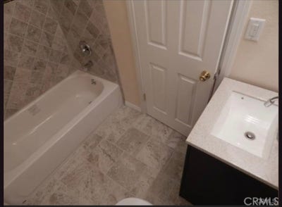 Private Room & Bathroom with Private Entrance Main Photo