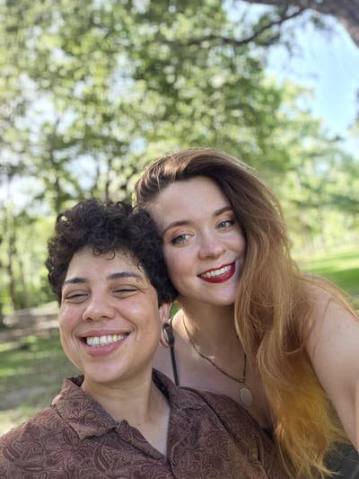 Artist couple working seasonally  Main Photo