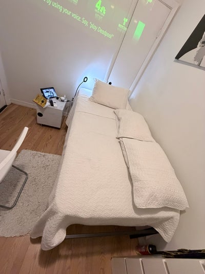 ROOm Furnished with Patio access SHORT Subbleting Main Photo