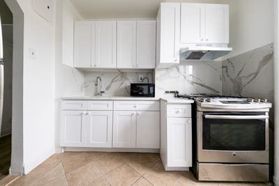 Room in Sunset Park on a flexible lease Main Photo
