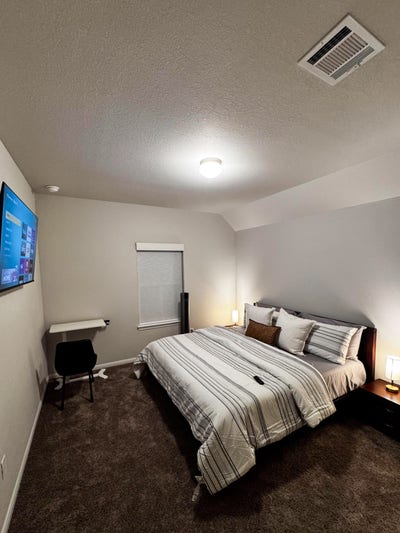 Charming And Beautiful Cypress Home! Main Photo