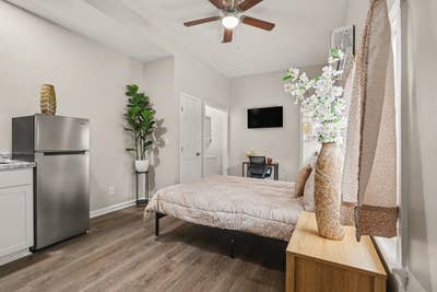⭐Private Apartment ⭐ Private laundry, kitchen, bat Main Photo
