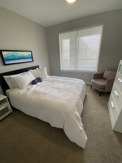 Fully furnished bedroom!  Main Photo