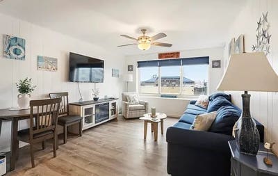 Enjoy oceanfront living this winter in this fully  Main Photo
