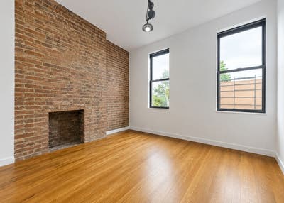 Roof access // 2 bath // AC Main Photo