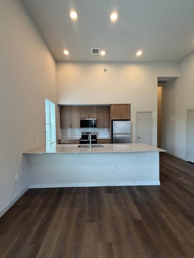 1-Bedroom Apartment with Private Patio & Garage Main Photo