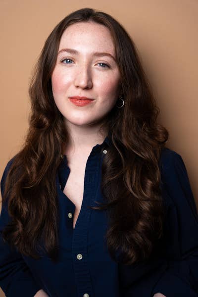 Female Professional Seeking Housing  Main Photo