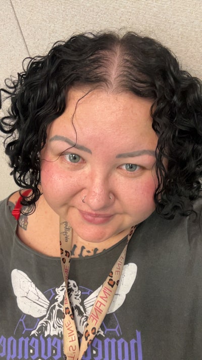 Professional Female seeks a small or large room Main Photo