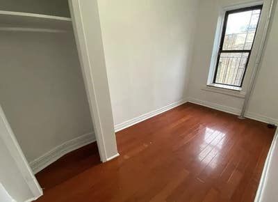 Room in East 108th St in Manhattan Main Photo
