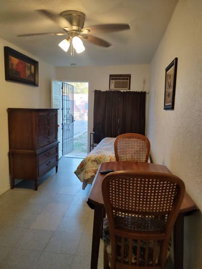 Single room shared kitchen bathroom  Main Photo