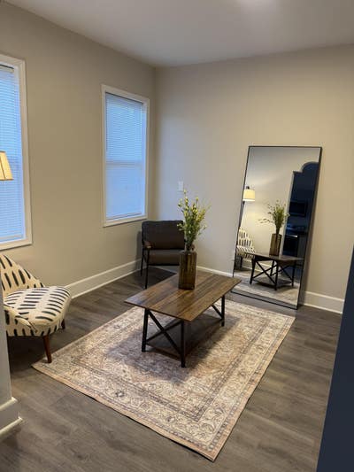 Large room private bathroom Main Photo
