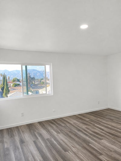 Modern Monterey Park Sanctuary: 2 Private Master S Main Photo