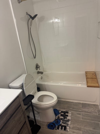 Private room with private bathroom Main Photo