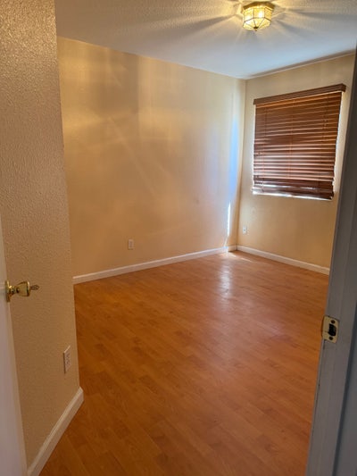 One bedroom and private bathroom Main Photo