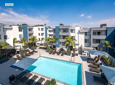 Beautiful 2 bed,2 bath in the heart of Weho Main Photo