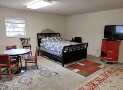 Hobby Airport Private Open-Concept Studio Home Main Photo