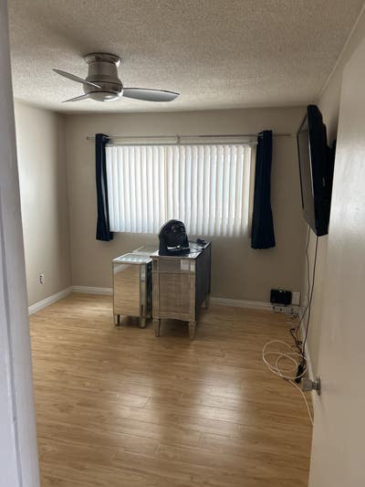 13' x 11' room for rent 1 mile to beach, pier  Main Photo