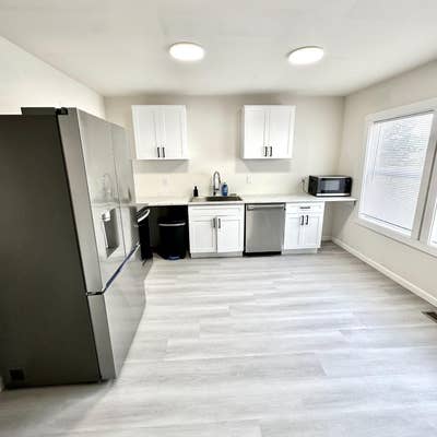 Modern BrandNew Home | Fully Furnished | 1 Gig Fib Main Photo