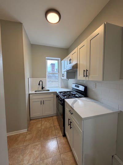 Beautiful 1 Bedroom Now Available In Orange For On Main Photo