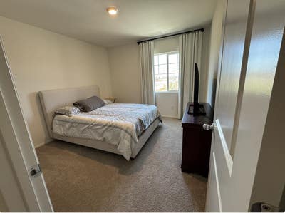 Room For Rent Main Photo