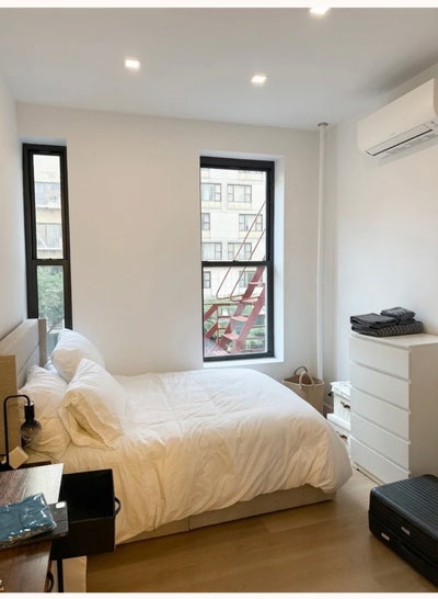 Room Available in Columbus Circle! Main Photo