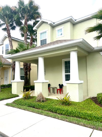 Seeking a roommate furnished room w private bathr Main Photo