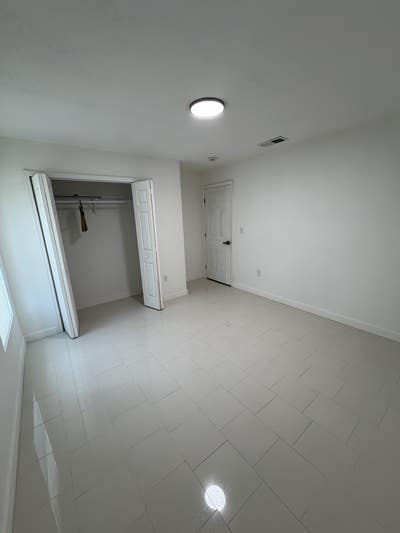 Room for Rent Main Photo